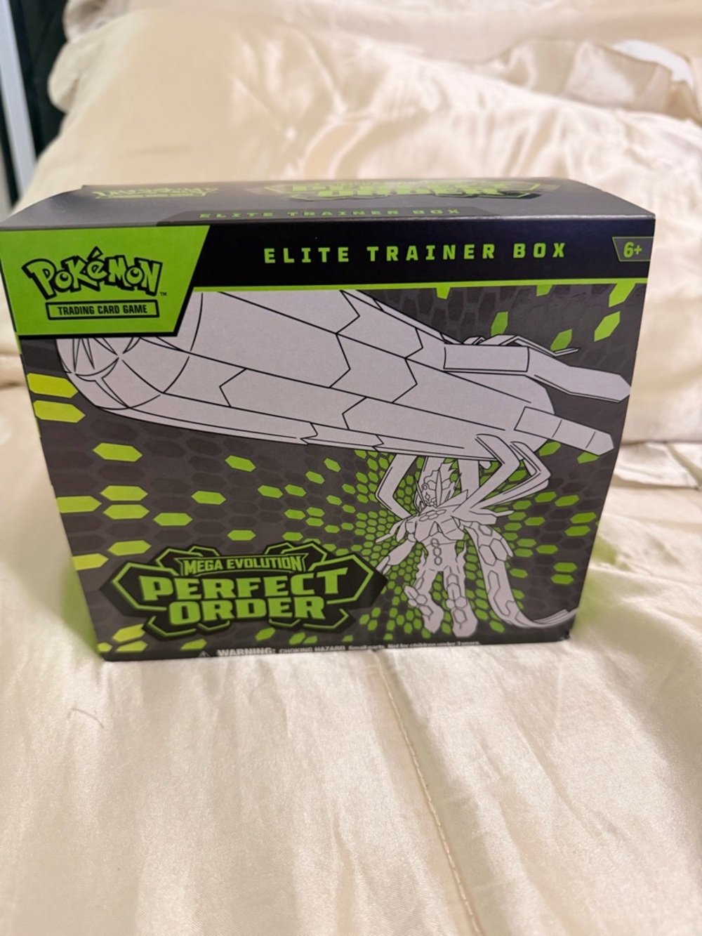 Pokemon Perfect Order Elite Trainer Box - commons and accessories only.